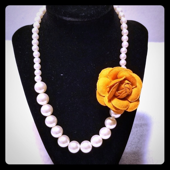 Other - Girls 3D Flower Pearl Necklace
